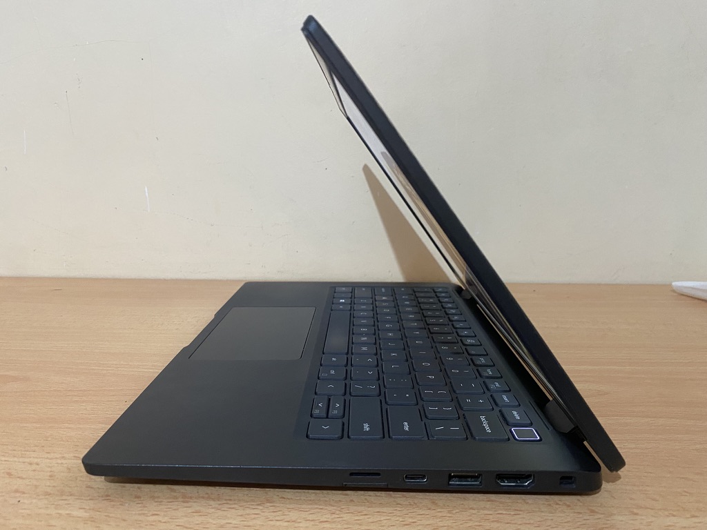 Dell Latitude 7420 - Image 4