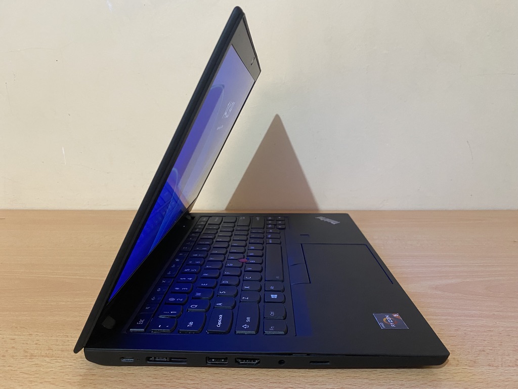 Lenovo ThinkPad T14 Gen 1 - Image 5