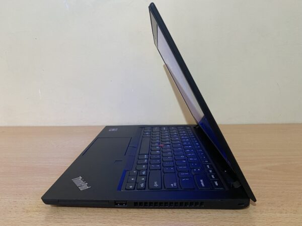 Lenovo ThinkPad T14 Gen 1 right side ports